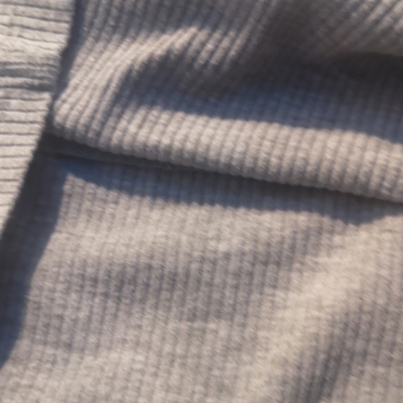 Crop top - Picture 3 of 3